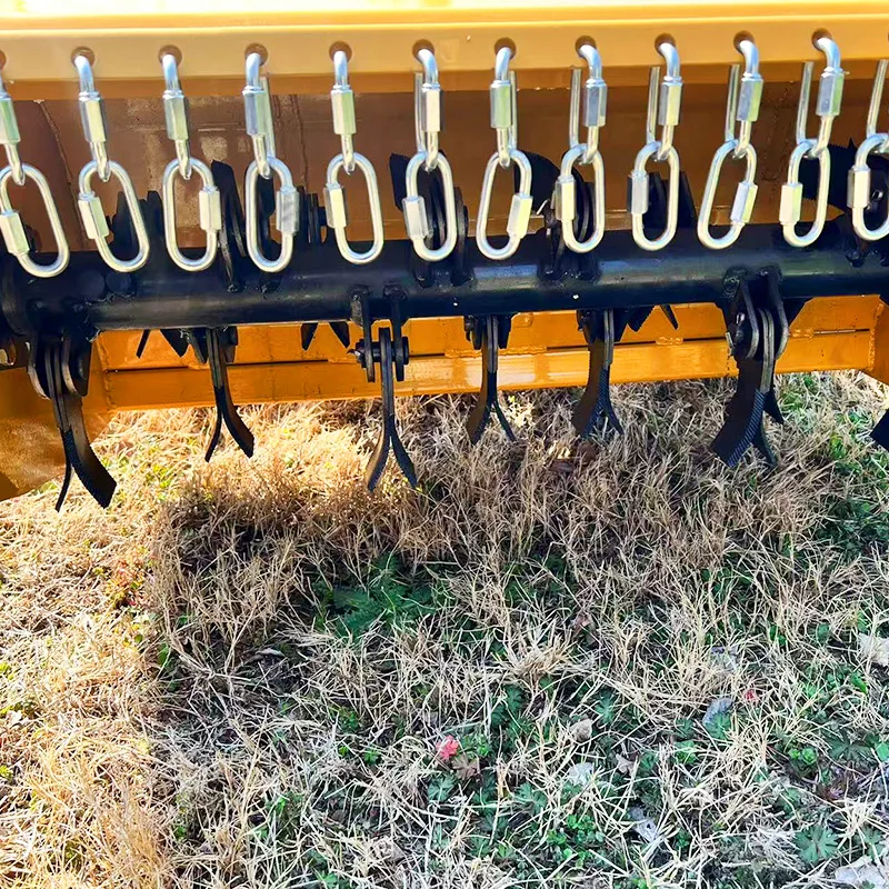 Maßgeschneiderter kleiner Roboter-Grasschneider mit Dieselmotor, Schnittbreite, ferngesteuerter Raupenrasenmäher