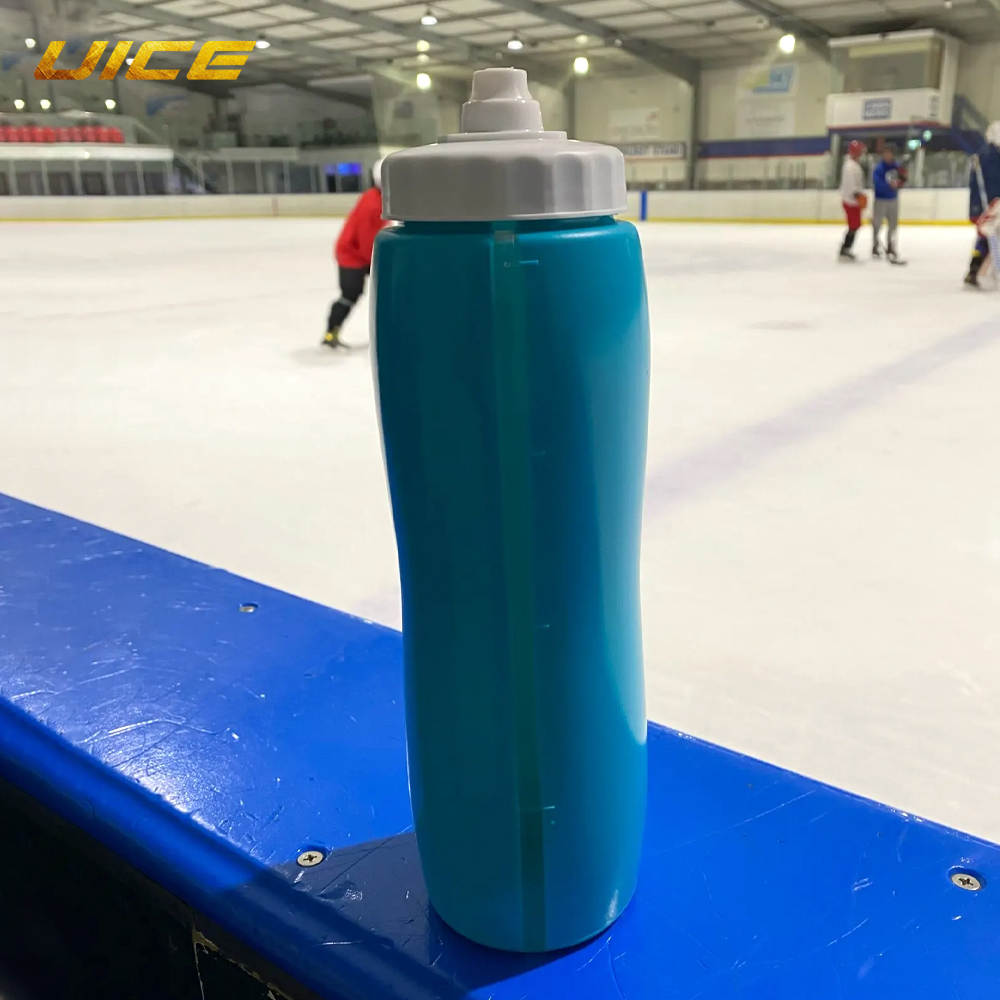 Hockey-Ausrüstung, 950 ml, Eishockey-Wasserflasche, BPA-freie Hockey-Sportflasche, geeignet für den Griff für Fußball, Lacrosse-Sportausrüstung