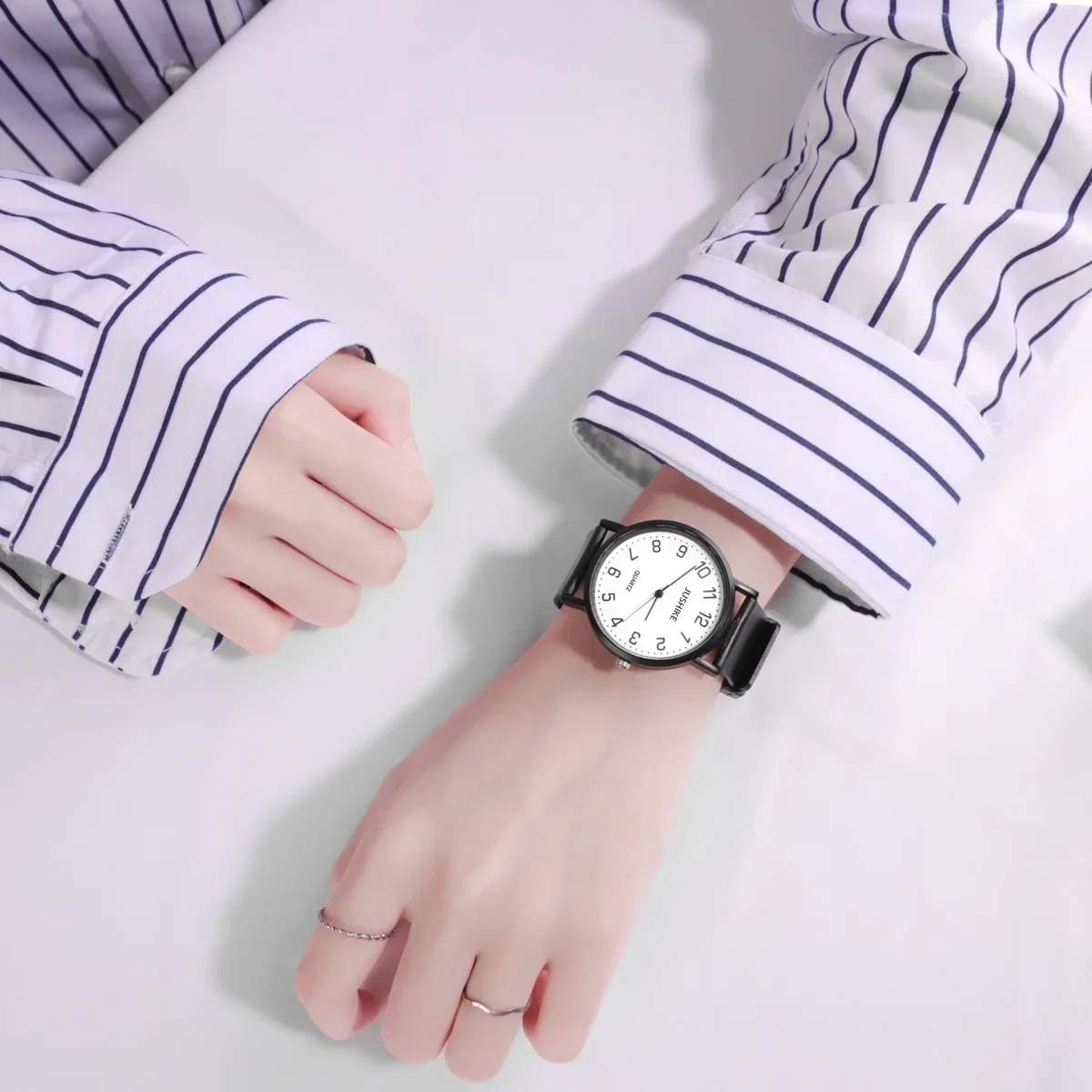 Relojes de cuarzo simples en blanco y negro para mujer, reloj de pulsera con correa de silicona de diseño minimalista, reloj de vestir a la moda para mujer, regalos
