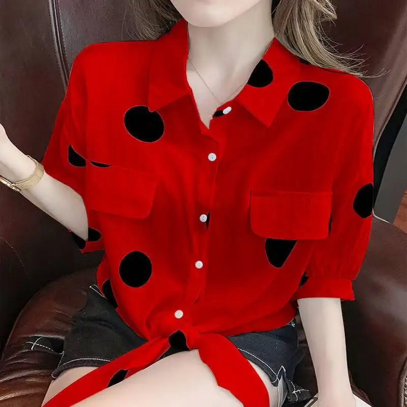 Camisa pequena de bolinhas frescas para mulheres verão 2024 nova versão coreana solta manga curta top com renda camisa de chiffon para mulheres