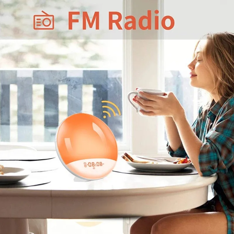 Sveglia del risveglio di simulazione del tramonto dell'alba con luce d'atmosfera colorata e funzione radio FM. Tune sonore naturali rilasciate
