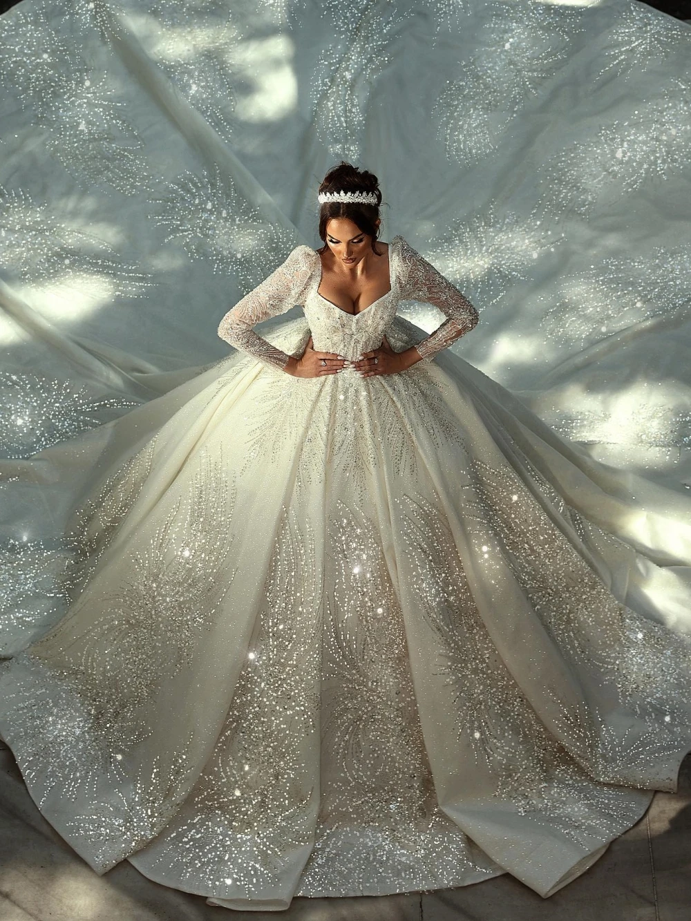 Flavinke Maßgeschneiderte, mit Perlen verzierte lange Brautkleider 2025, Schleppe, bescheidenes Langarm-Brautkleid, bezaubernde Prinzessinnenkleider für die Braut