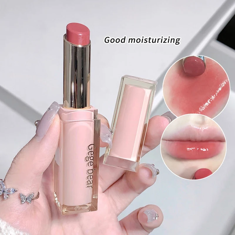 Wanneer Lichte, Zachte En Gladde Lippenstift Hydrateert Hydraterende En Witte, Niet Gemakkelijk Om Vast Te Houden Aan De Beker