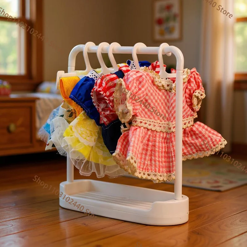 Conjunto de cabide de roupas de 17 cm – Organizador de guarda-roupa de boneca fofa, presente de aniversário para colecionadores com rack de exibição de sapatos