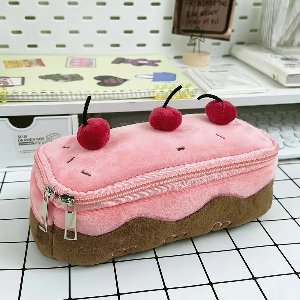 Estuche para lápices con forma de pastel de cereza de peluche, bolsa de cosméticos de gran capacidad de alto valor, bolsa de papelería para estudiantes, bolsa de almacenamiento