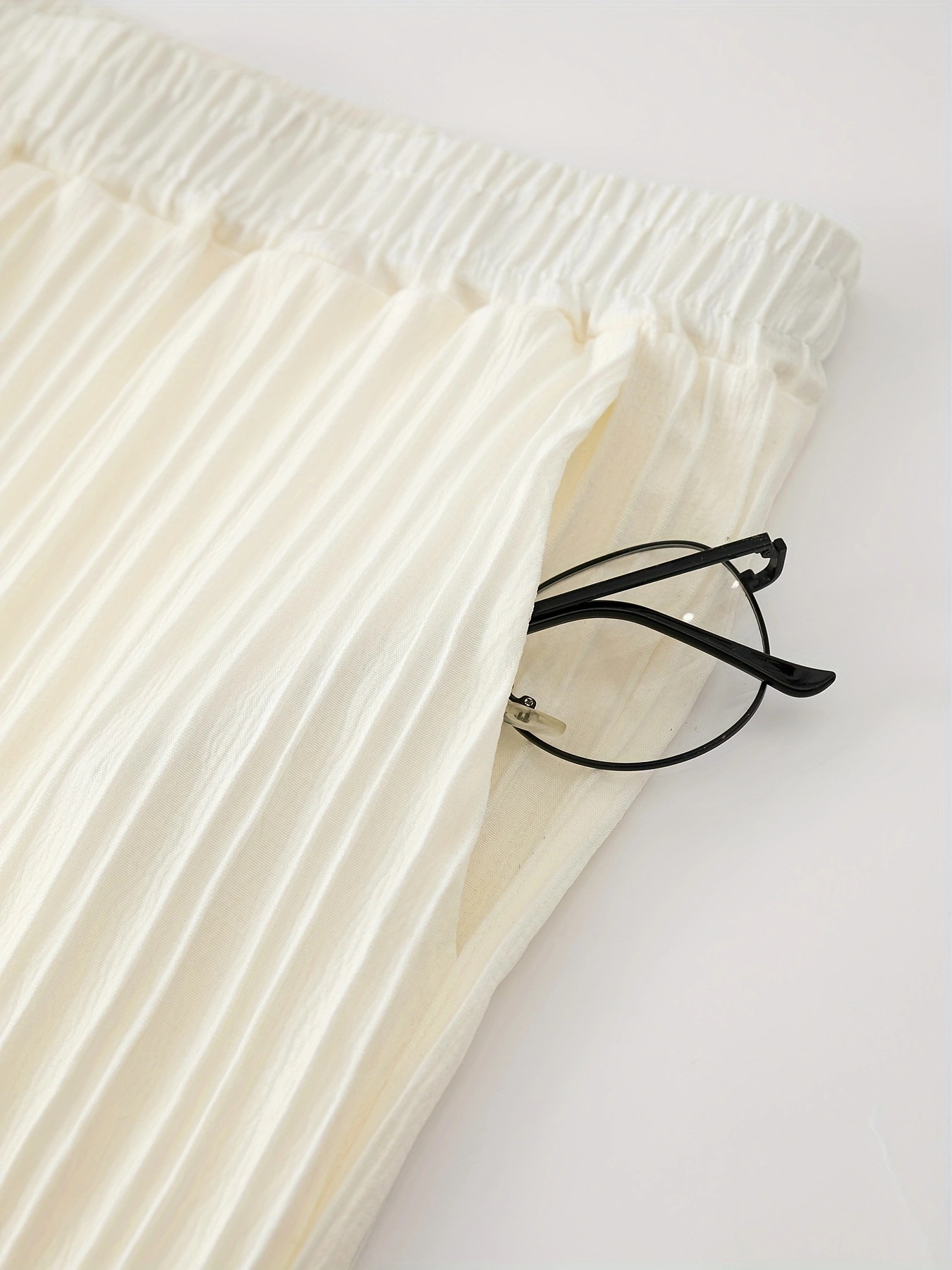 Roupa casual masculina de duas peças, cor sólida, texturizada, manga curta, camisa com botões e calças compridas com cordão