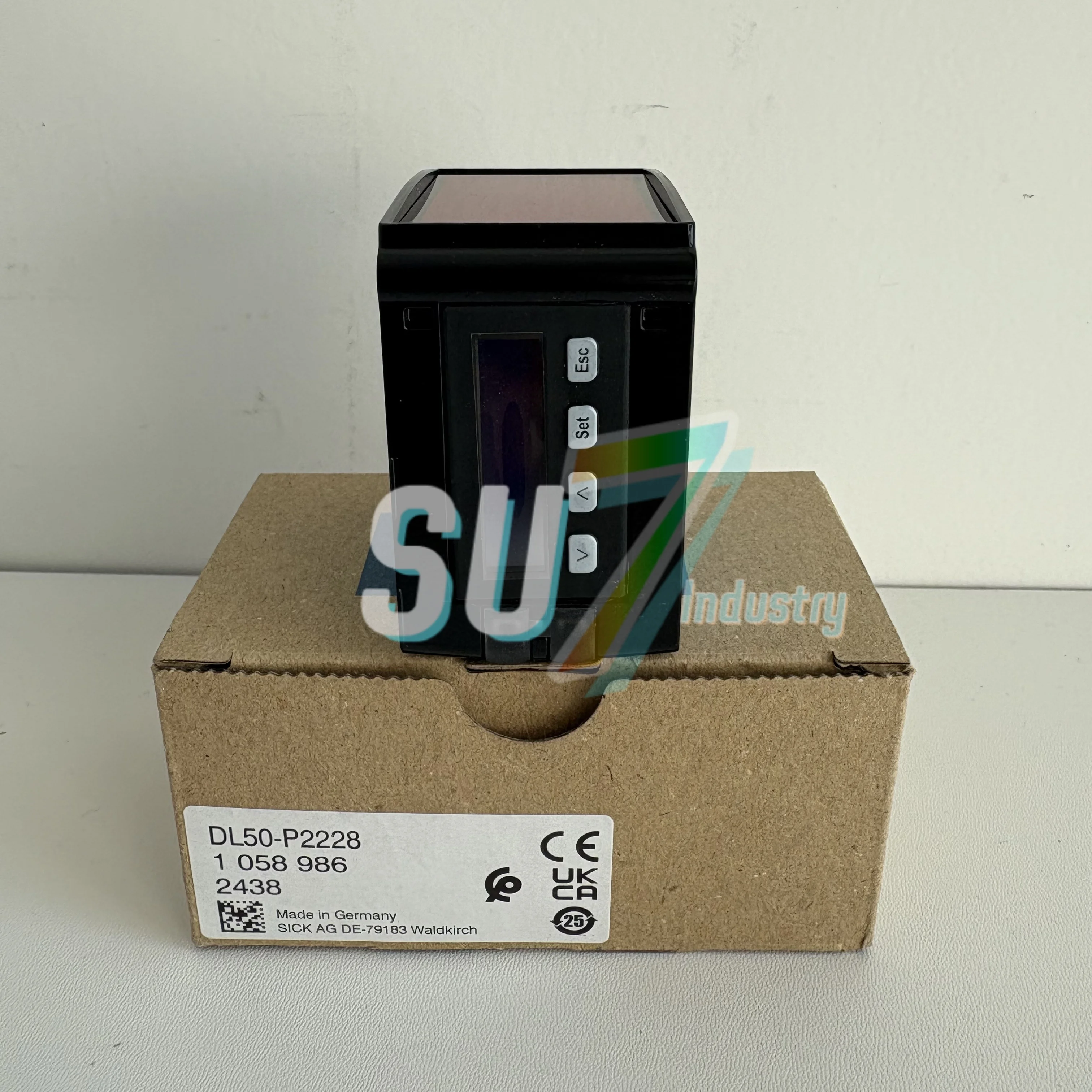 Distance  measuring  sensor    New original    DL50-P2228 1058986