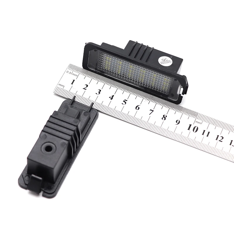 2 pçs led lâmpada de luz da placa de licença para vw passat b6 cc eos golf 4 5 6 7 mk7 polo excelente assento leon altea lâmpada do carro