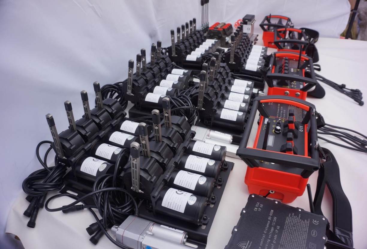 Caminhão guindaste de controle remoto sem fio, manipulador de guindaste, elevadores, escavadeira Skid Steer Loaders Kit, 5 Joystick