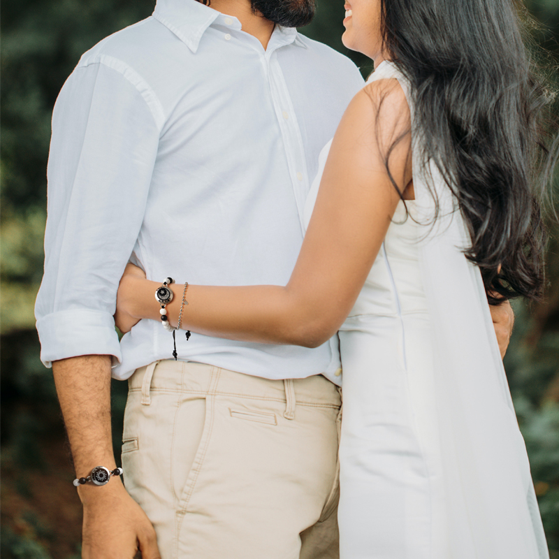 TOTWOO Langstrecken-Touch-Armbänder für Paare, Vibrations- und leuchtende Geschenke für Freundin, Bluetooth-Kopplungsschmuck