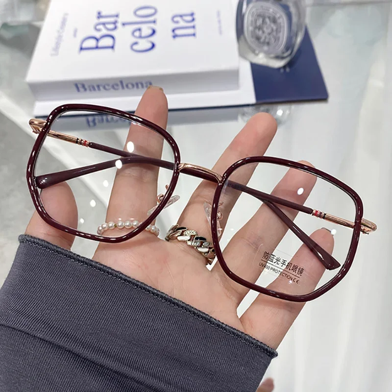 Ultralight Blue Blockingแว่นตาสาวRetroสีเขียวกรอบแว่นตาBlue Light Bezelโปร่งใสแว่นตาแว่นตาสําหรับผู้หญิง