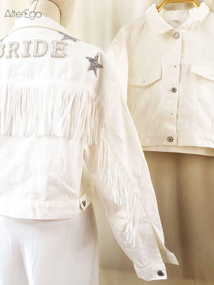 Jeansjacke mit Sternen, weiße Fransen, Perlen und Strasssteinen, personalisierte Brautjacke, individuelle Mrs. Jean Wifey Denim-Hochzeitsmäntel, Oberteile
