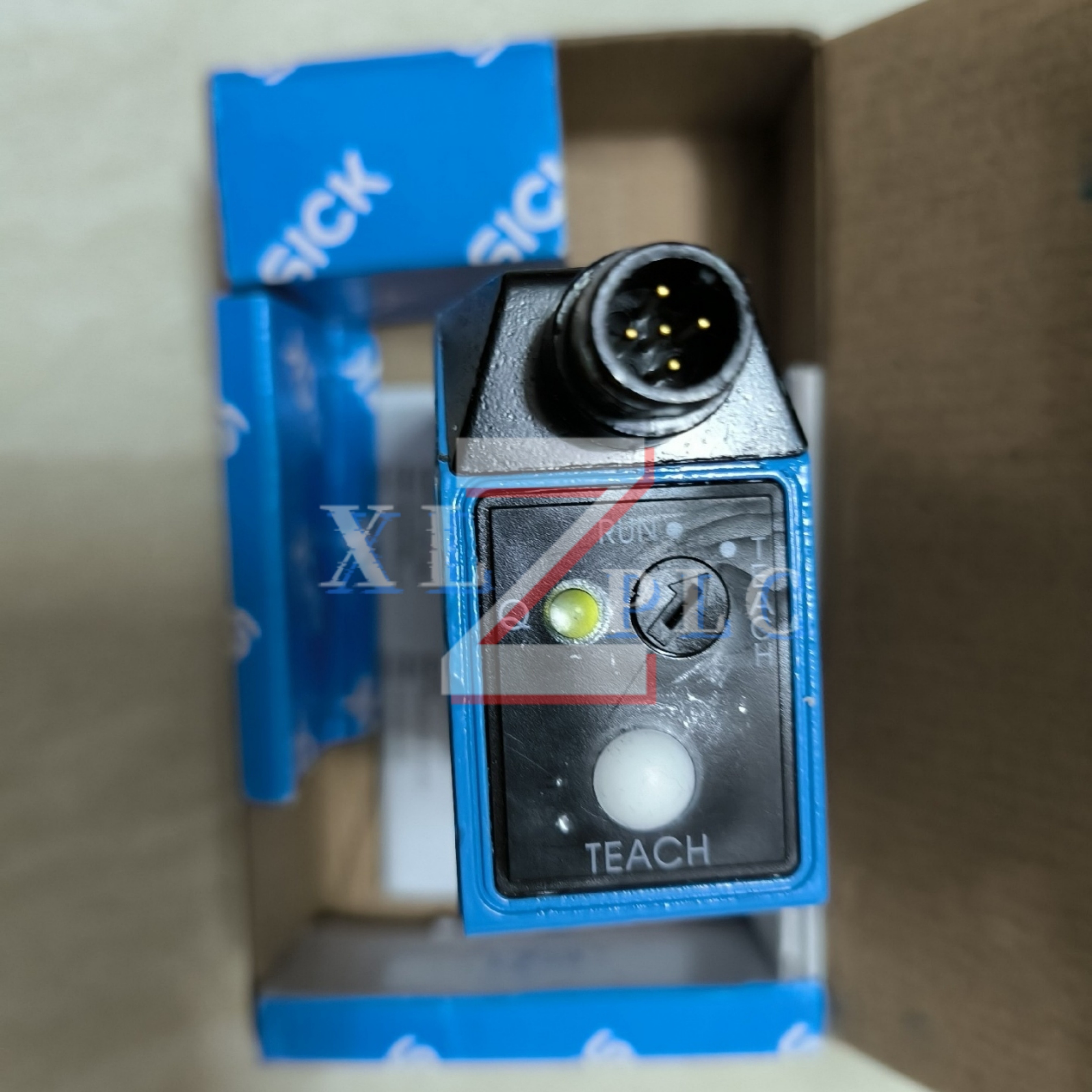 Color Sensor   new original   KT5W-2N1116  KT5W-2P1116