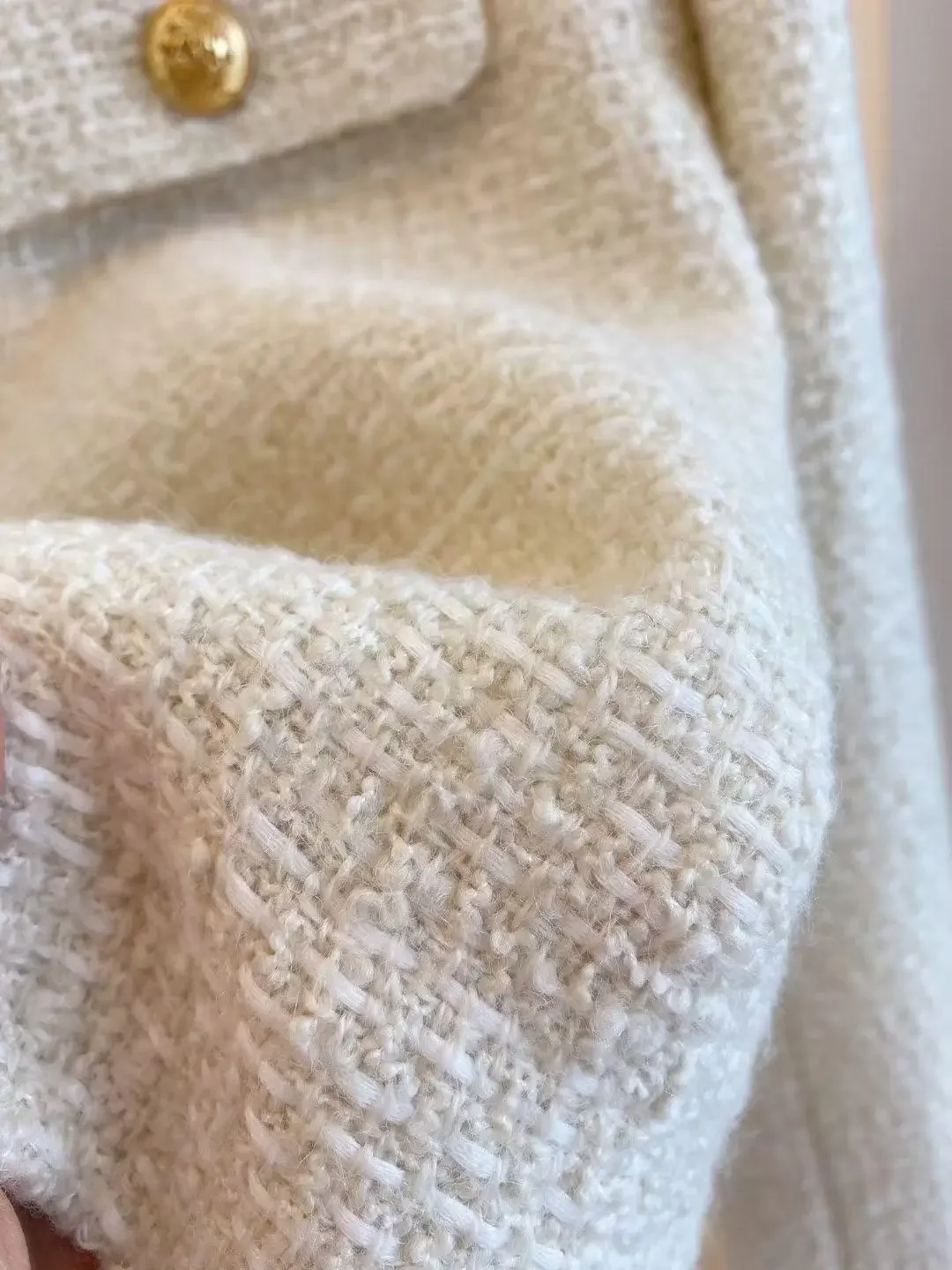 2025 abrigo de Tweed de lana moda de gama alta botón dorado corto temperamento delgado primavera y otoño abrigos coreanos chaqueta de mujer