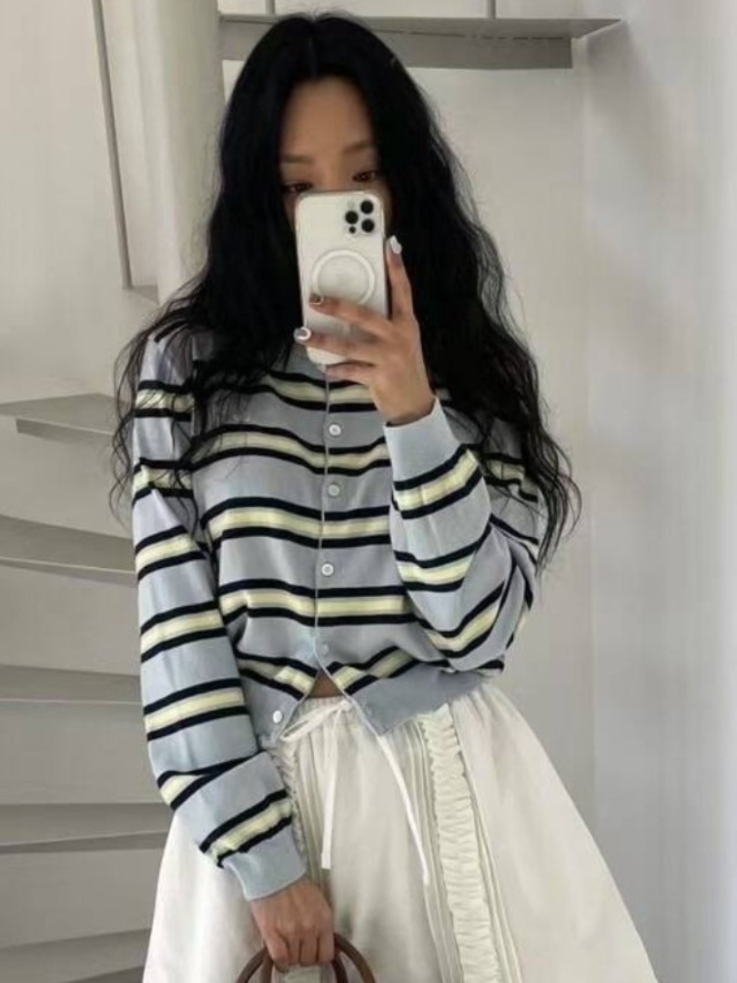 Cardigan Clássico t de Primavera Novo com Decote Redondo e Botões, Design em Cores Suaves para Mulheres