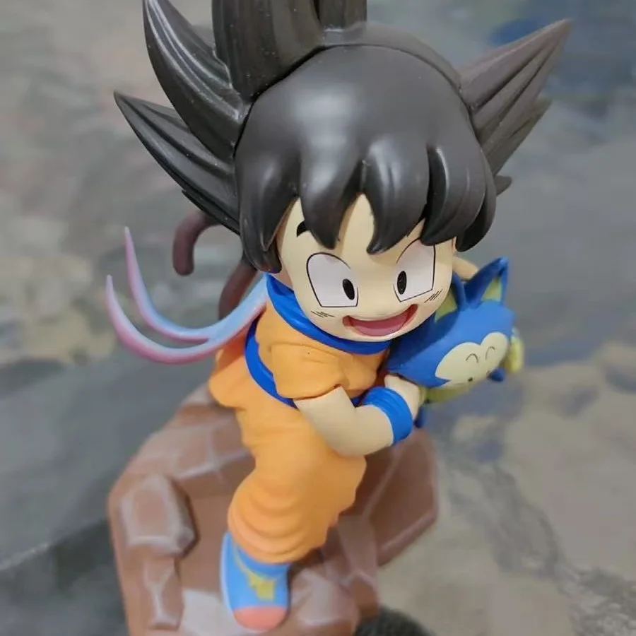 Top 14 cm Dragon Ball Doll Bambino Goku Figure Goku Abbraccia Pura Yamcha Anime Modello Collezione in PVC Decorazione da scrivania Statua Giocattolo Regalo