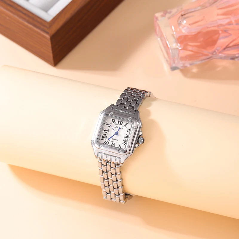 ผู้หญิงหรูหราควอตซ์นาฬิกาแฟชั่นเพชร Simple Gold Silvery Steel Strip นาฬิกาข้อมือสําหรับสุภาพสตรีนาฬิกาของขวัญ