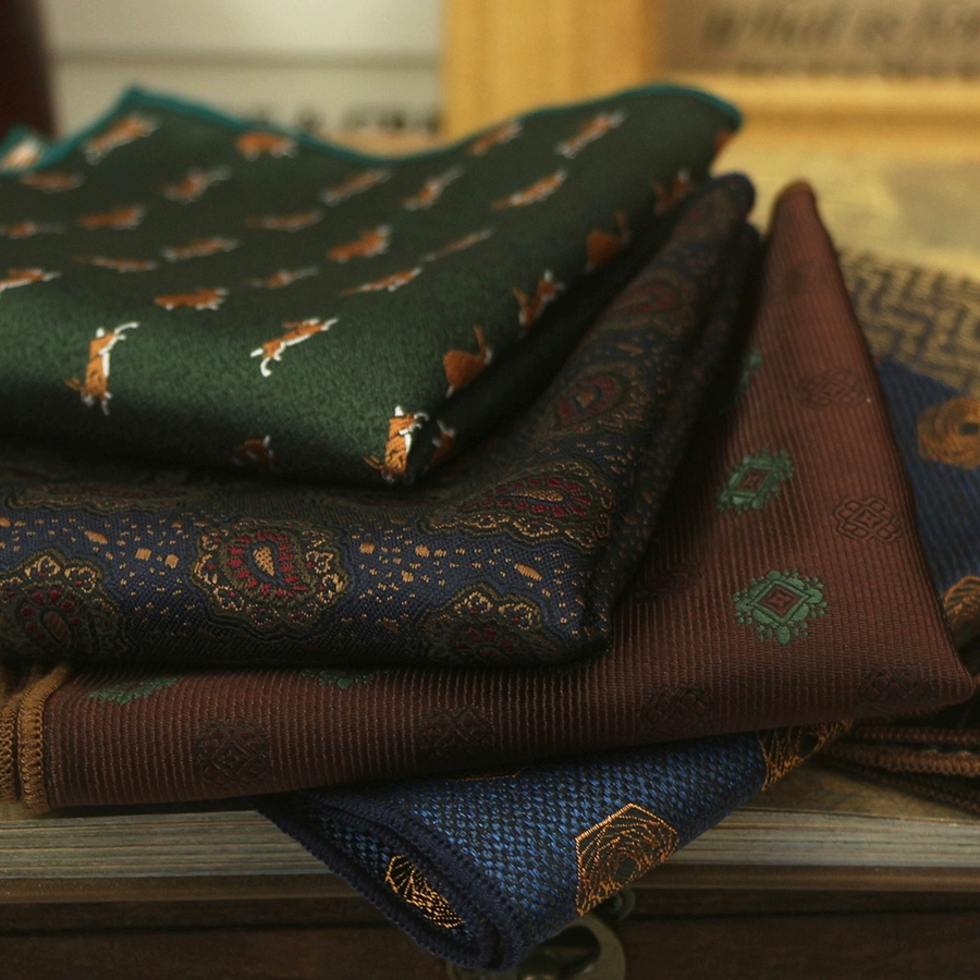 23 ซม.หรูหราไวน์แดงพ็อกเก็ตสแควร์การ์ตูนกระต่ายสัตว์ผ้าเช็ดหน้าโพลีเอสเตอร์แฟชั่น Hanky Tuxedo อุปกรณ์เสริมผ้าผูกคอ Cravat