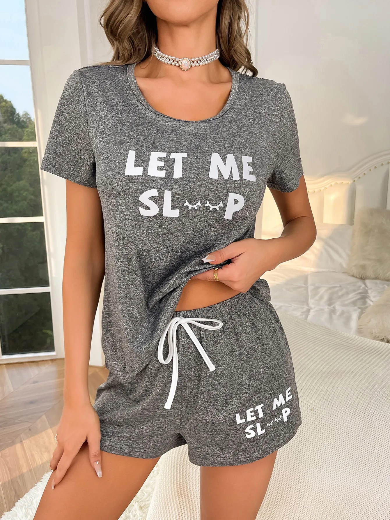 Conjunto de pijamas de nuevo estilo para mujer, top gris, pantalones cortos con letras, ropa informal para el hogar de dos piezas