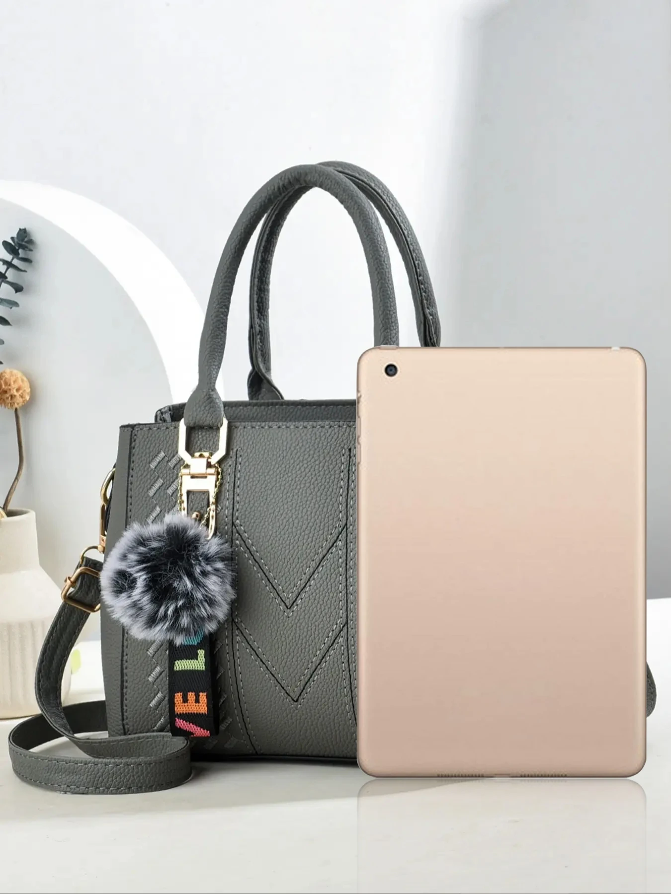 Sac à bandoulière brodé de grande capacité à la mode pour femmes, un sac à main pour un usage quotidien