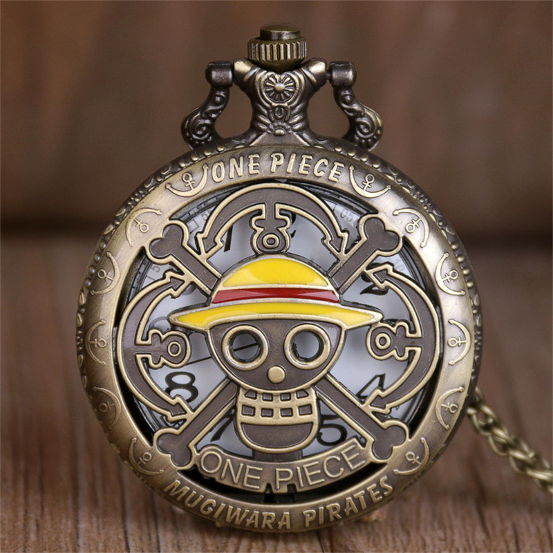 Exquisite berühmte Anime gelber Hut hohl geschnitzte Quarz Taschenuhr Halskette Anhänger Geschenke für Frauen Mann mit Anhängerkette