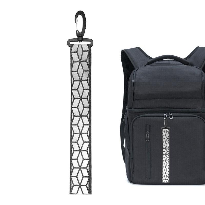 Pendentif réflecteur de sécurité pour vêtements, porte-clés moulé, fournitures de sécurité soigneusement conçues pour le camping