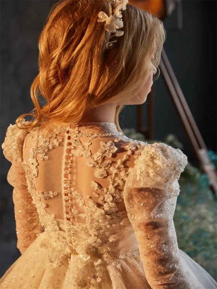 ดอกไม้สาวชุดสําหรับงานแต่งงานผีเสื้อ Baptism Gowns Tulle แขนยาวคอสูง Appliques First Communion Gown