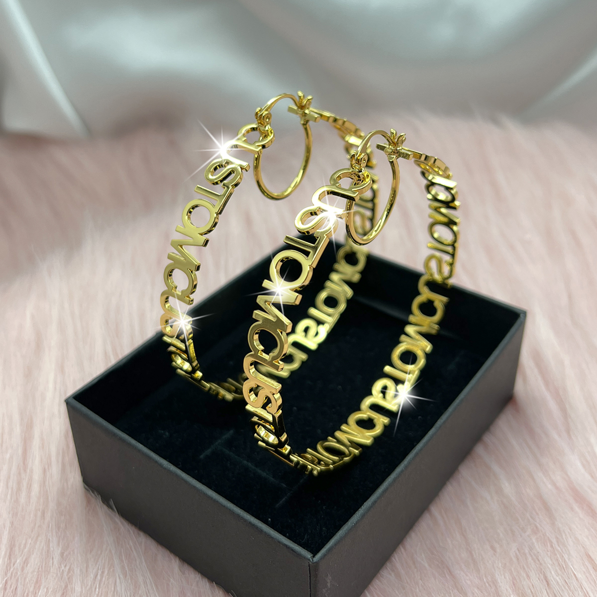 DHQH, nueva venta al por mayor, pendientes con nombre personalizado de 40-70mm, pendientes de acero inoxidable, pendientes con letras personalizadas, regalo de sirvienta nupcial para mujer