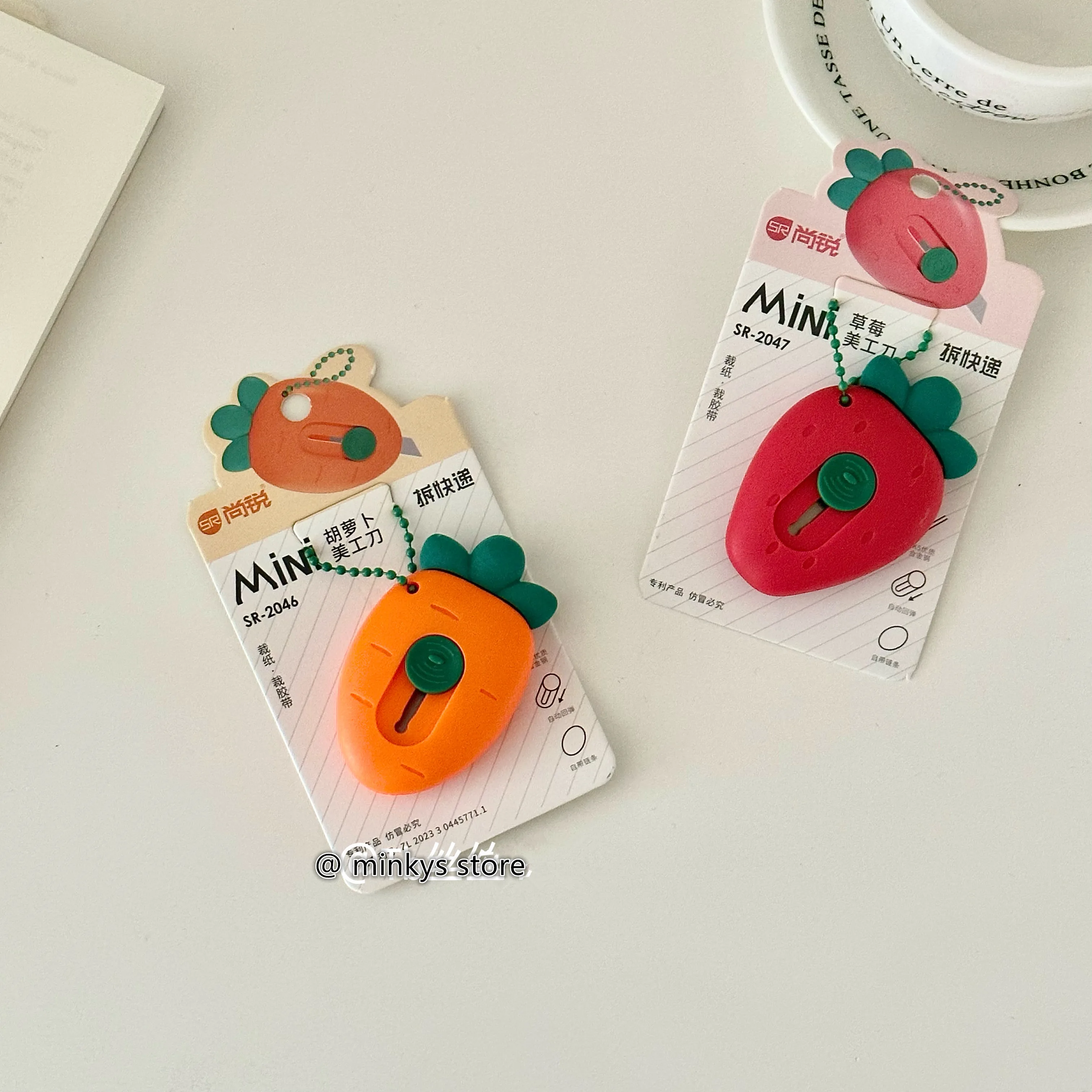 MINKYS น่ารักแบบพกพา Mini Avocado สตรอเบอร์รี่ผลไม้ Art Utility มีด Express กล่องมีดเครื่องตัดกระดาษหัตถกรรมห่อเครื่องมือ