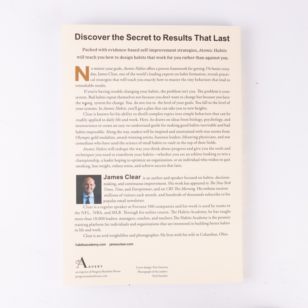 Atomic Habits van James Clear: Bouw goede gewoonten, Break Bad Ones - Bewijsgebaseerde activerende gids om langdurige routines te creëren