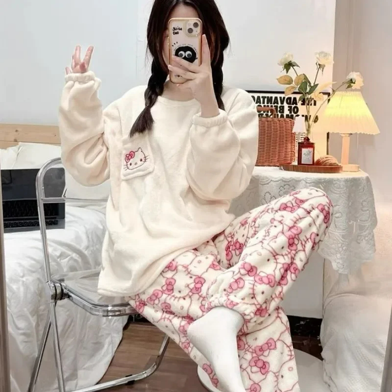 Sanrio dibujos animados japoneses Hello Kitty cosas pijamas franela femenina invierno el nuevo Plus espesar terciopelo dulce mantener caliente pijamas