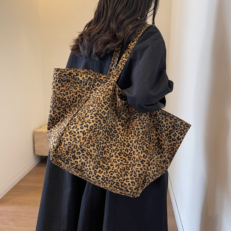 2024 New Women's Bag Leopard Print retro casual Shoulder Large Tote Bag Women's Large Capacity European and American Portable...