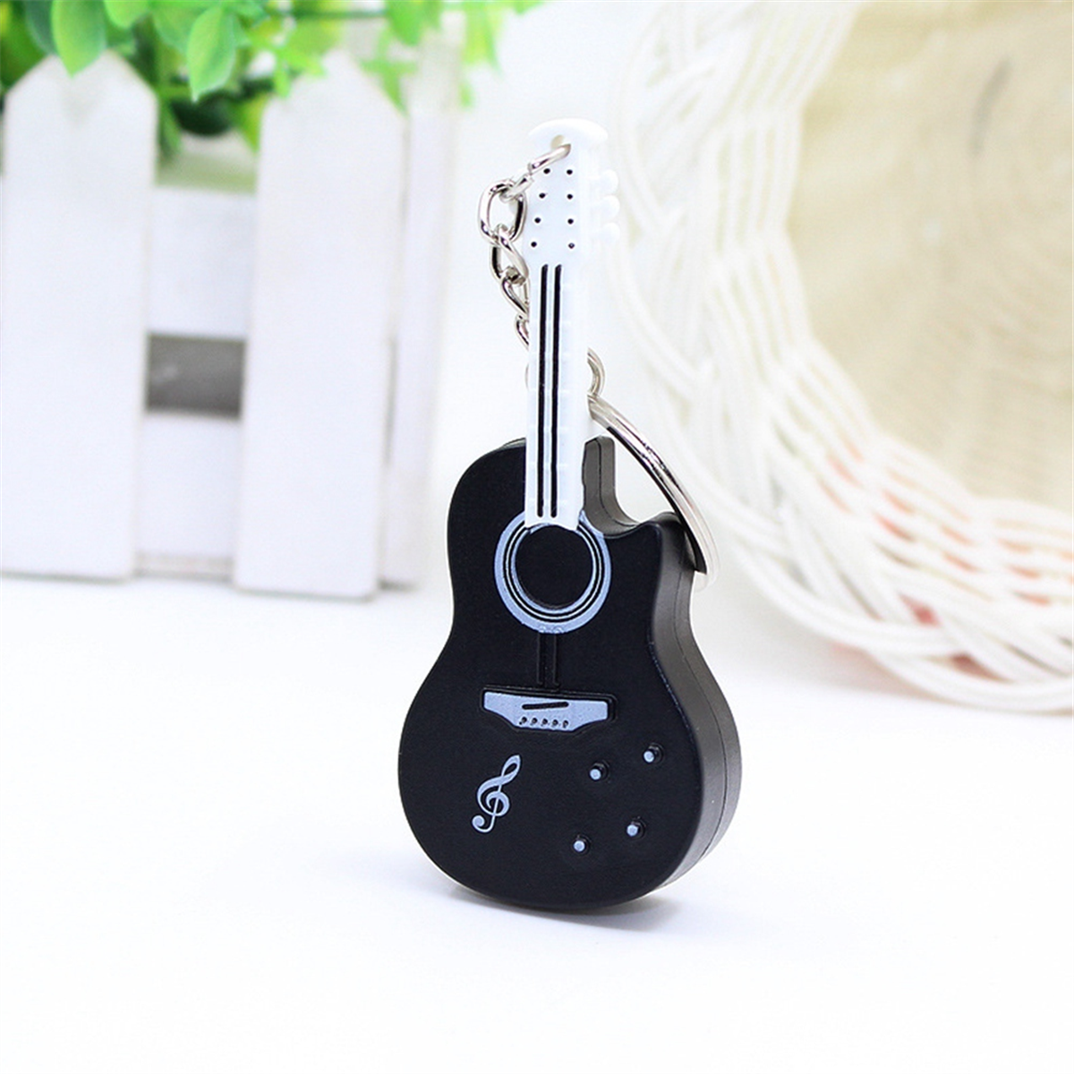 A72P Black Violin Key Pendant, Keychain Pendant Accessories Led Light Keychain Violin Keychain Can