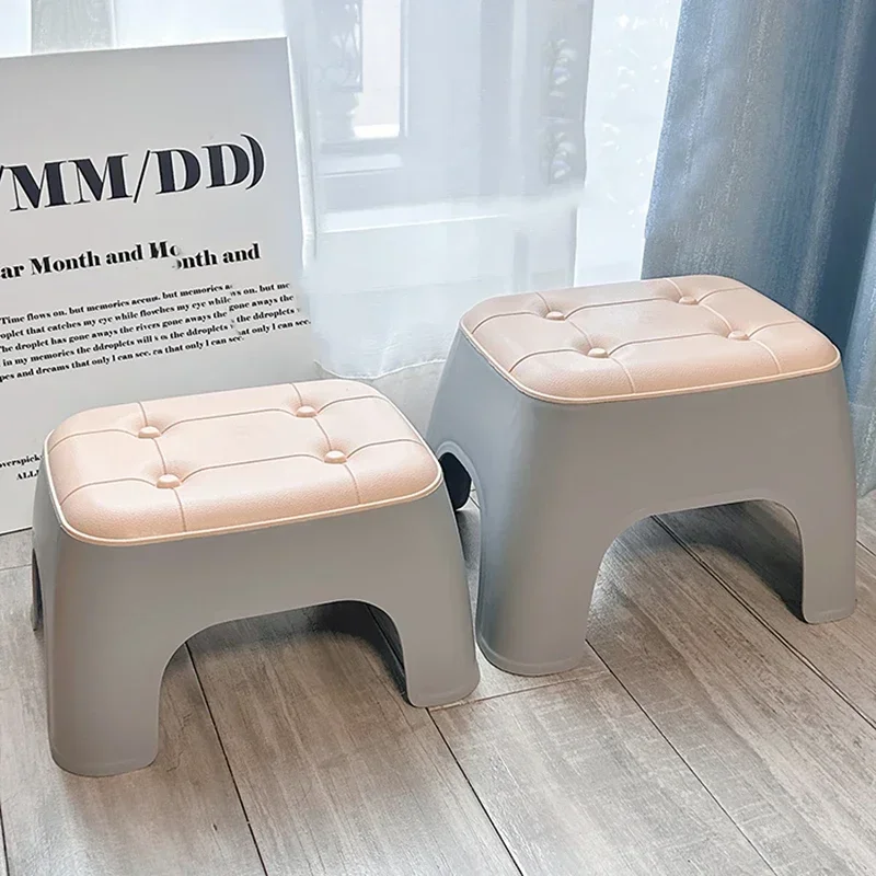 เก้าอี้สตูลขนาดเล็กม้านั่งพลาสติกหนาสำหรับใช้ในครัวเรือนม้านั่งซ้อนกันได้ทนทาน perabot rumah เปลี่ยนได้