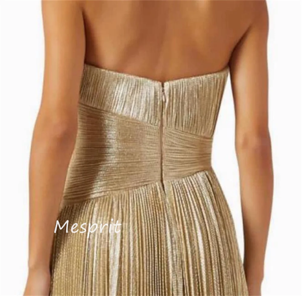 ความยาวพื้นแบบไม่มีสายหนังแบบ Draped A-line แบบกําหนดเอง