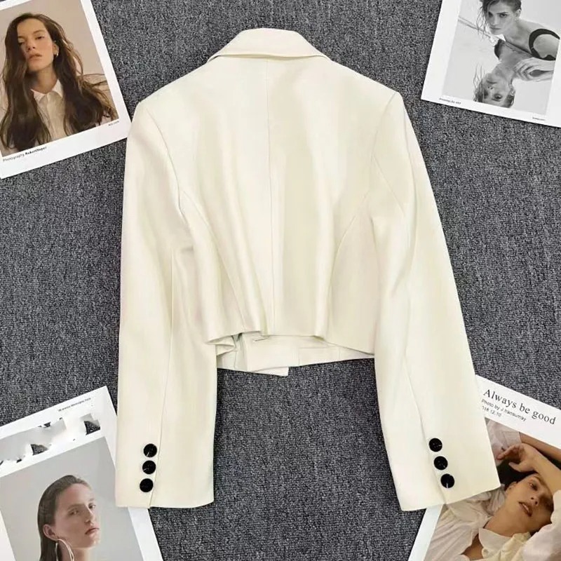 Blazer corti neri Donna Trend 2024 Nuova giacca corta con colletto dentellato tutto-fiammifero Cappotto da donna coreano chic con bottone singolo
