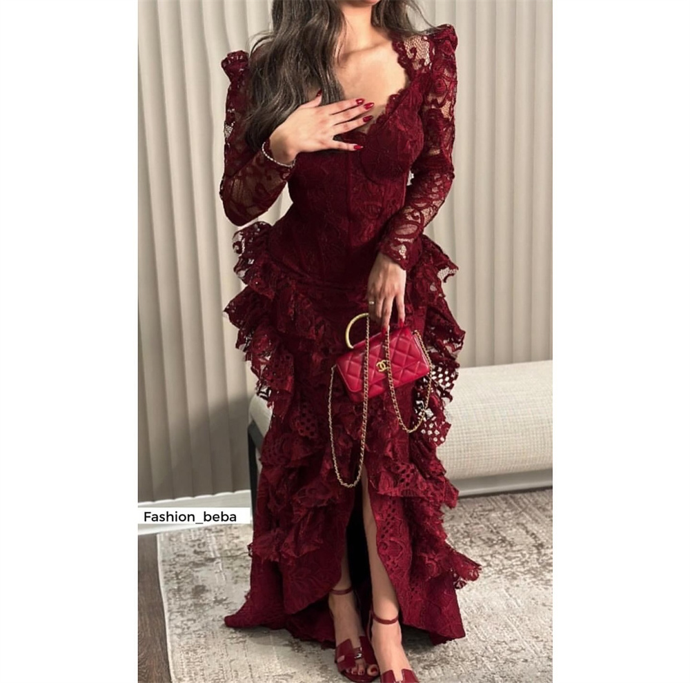 Bella ที่กําหนดเองลูกไม้เซ็กซี่ Mermaid robes de soirée สีแดง V คอชุดราตรีวันวาเลนไทน์ความยาวชั้น Draped ชุดแต่งงาน