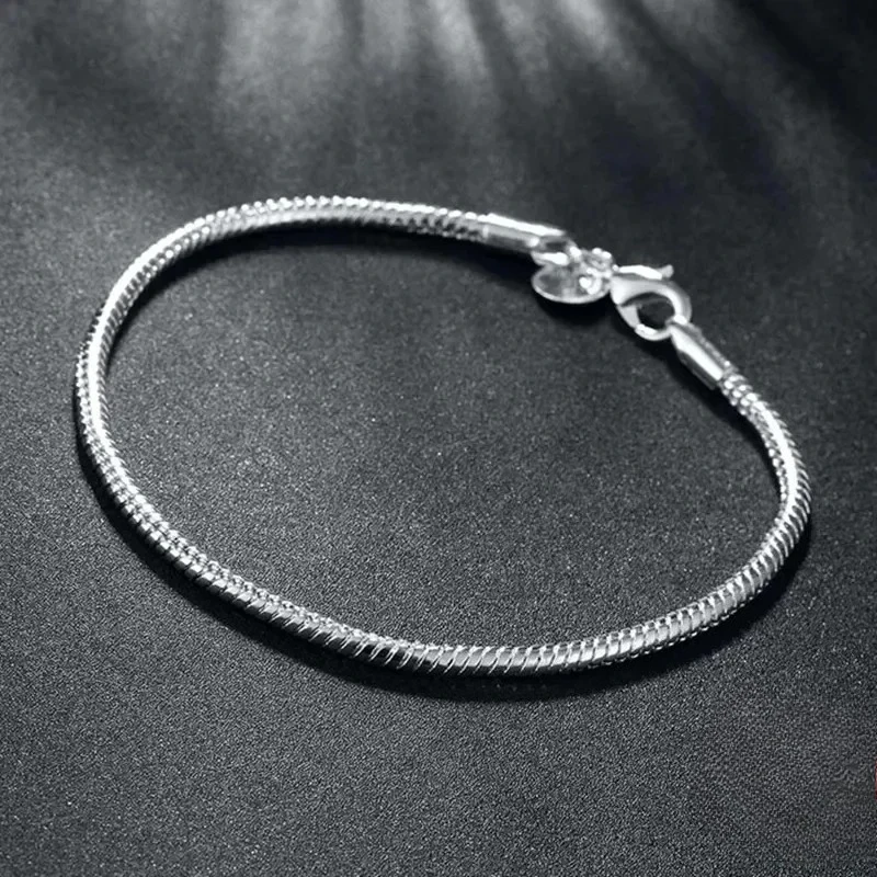 Handgefertigtes Original-Charm-Armband mit edlem Schmuck, weiche, glatte Schlangenknochen-Armbänder für Frauen
