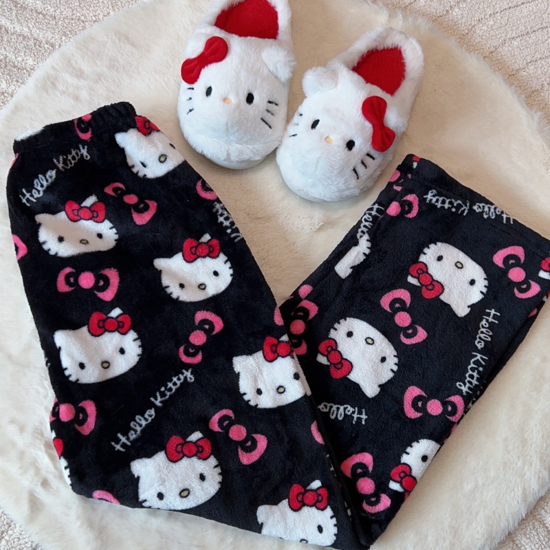 Pijama Kawaii Sanrio Hellokitty de dibujos animados Y2K para mujer, pantalones cálidos y esponjosos para abuela, ropa holgada para el hogar a la moda para Otoño/Invierno