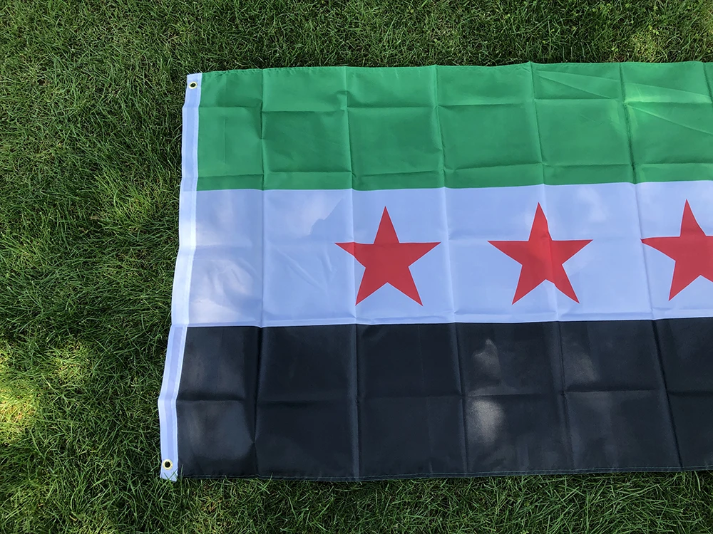 SKY FLAG ซีเรียธง 90*150 ซม.สาธารณรัฐอาหรับซีเรียซีเรียสามดาวธงแบนเนอร์แขวนตกแต่งบ้านธง