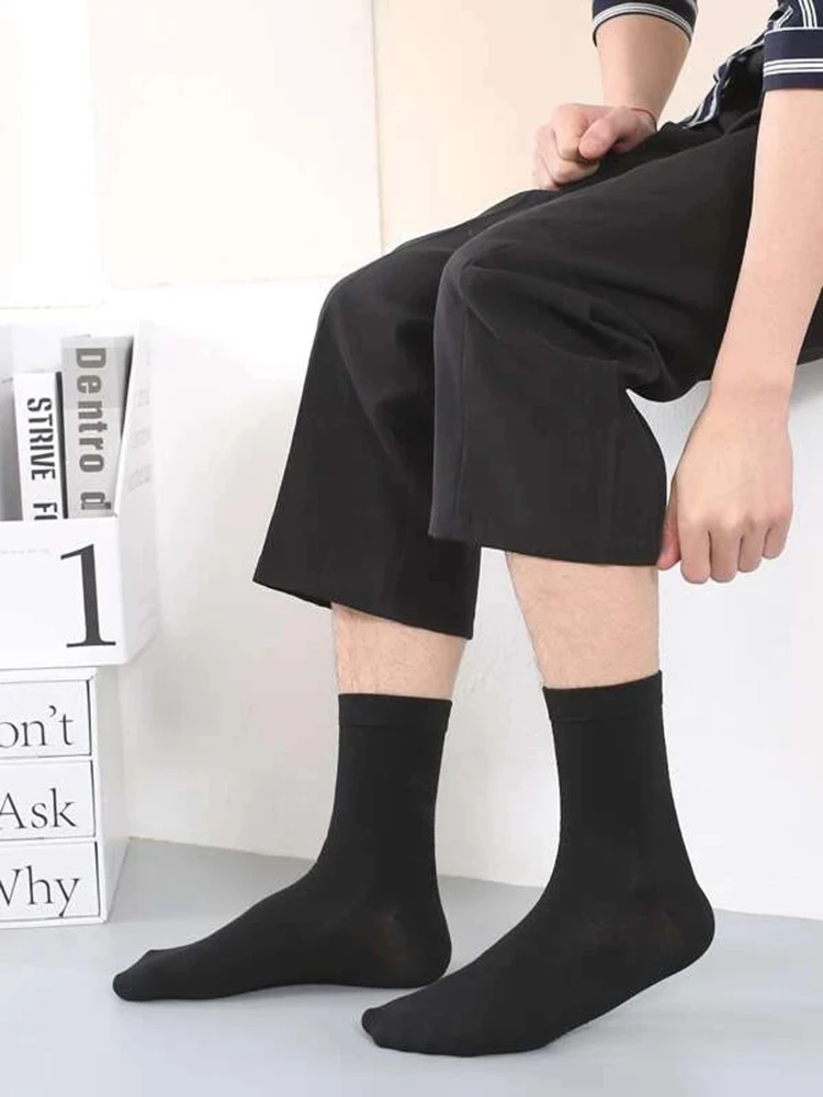 6 Paar einfarbige mittellange Herrensocken, modisch, bequem, Herbst, klassisch, schwarz, Business-Socken, hochwertige Herren-Kurzsocken
