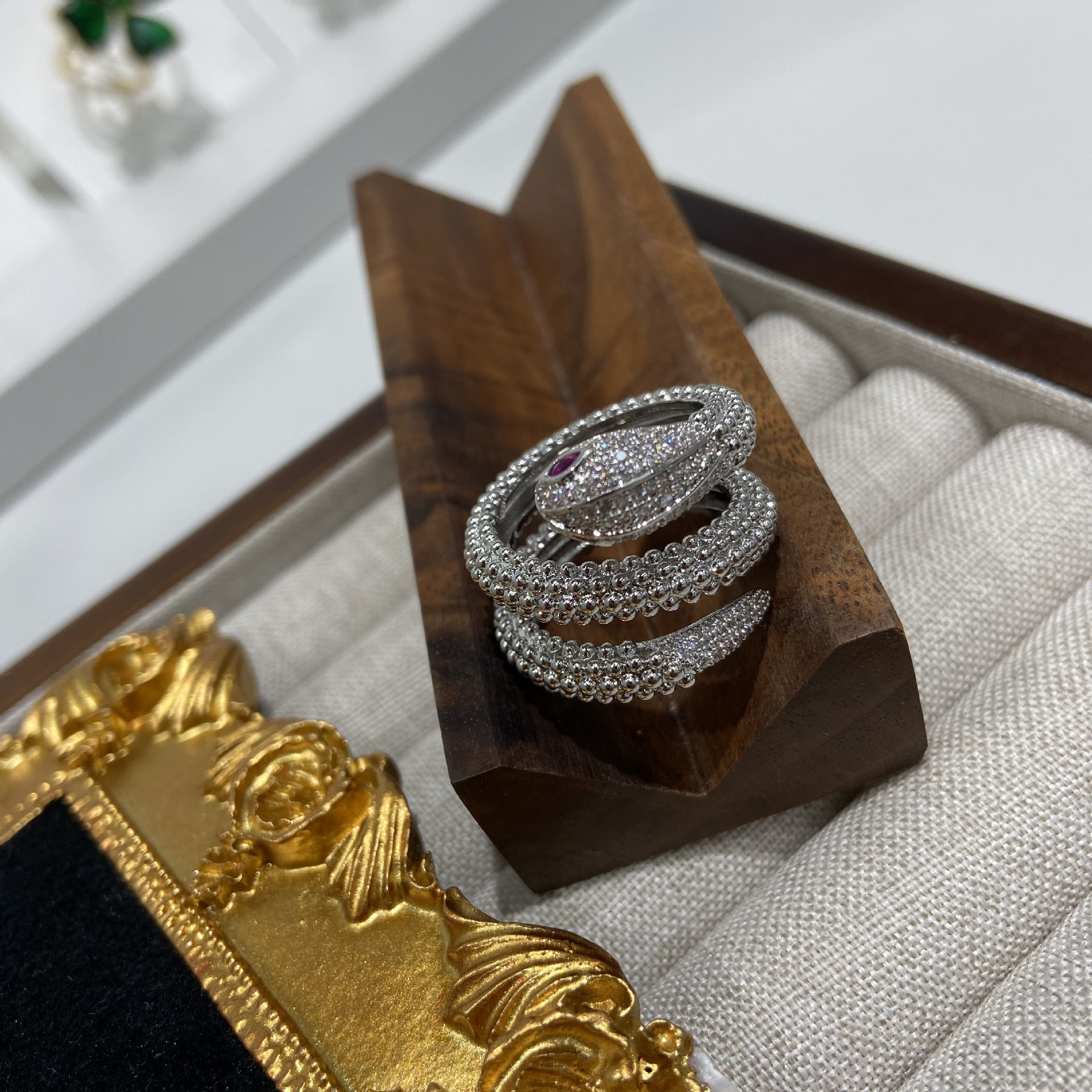 Cincin Jari Wanita Zirkon Serpentine Premium 2025