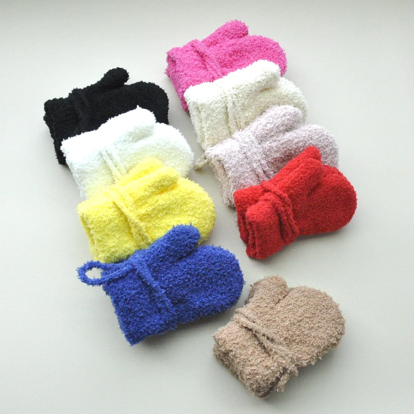 1-3Y เด็กฤดูหนาวหนา Plush พร้อมเชือกถุงมืออุ่นสําหรับชายหญิงใหม่กํามะหยี่ Mittens ขี่จักรยานกลางแจ้งถุงมือสกี