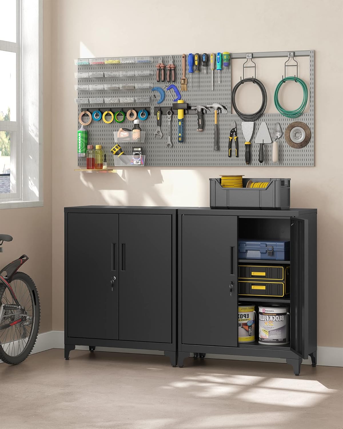 Büroschrank mit 2 Türen, Schrank abschließbar, Stahlschrank, für Arbeitszimmer, Wohnzimmer, Mattschwarz OMC01