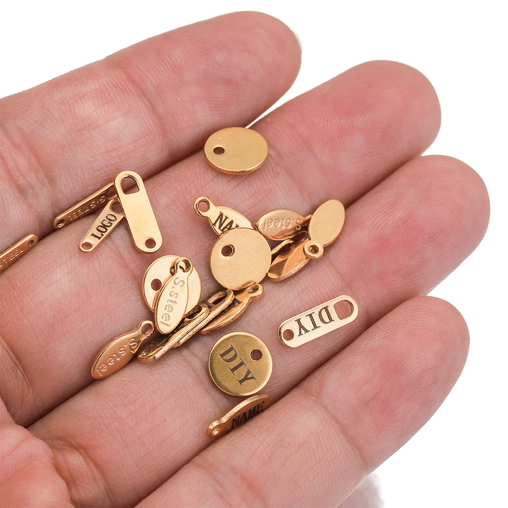 50 個カスタマイズされたカスタムレーザー彫刻名ロゴステンレス鋼パーソナライズされたネックレス拡張チェーンテールタグジュエリー卸売