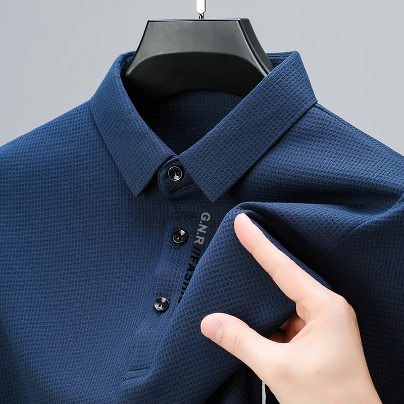 Herren-POLO-Shirt mit Waffelmuster und langen Ärmeln und lässigem Revers-Oberteil mit Buchstabendruck