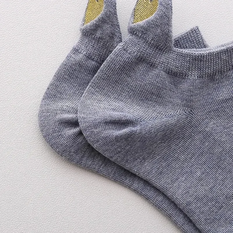 4 ペアロットファッション靴下女性の新作春カラーノベルティ女の子かわいいハート刺繍カジュアル面白いアンクルソックスパック