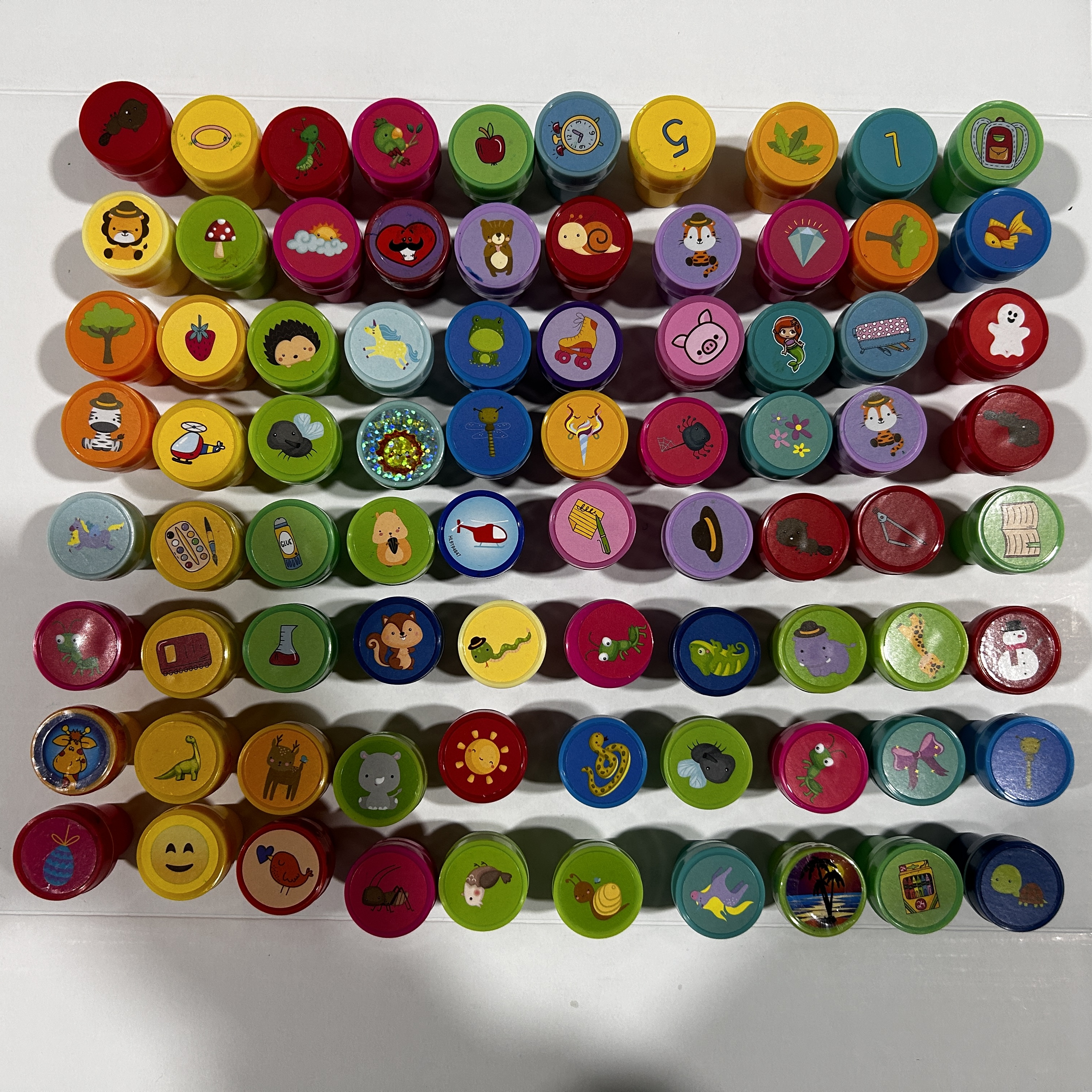 20 pçs selos variados para crianças selos auto-tinta crianças brinquedo anima smiley rosto selo scrapbooking diy pintura álbum de fotos decoração ﻿