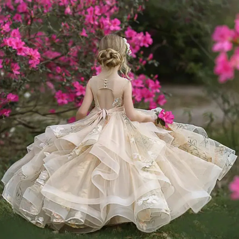 ที่กําหนดเองดอกไม้สาวชุดแชมเปญแขนกุดฉัตรTulle Applique Fitงานแต่งงานชุดเจ้าหญิงHoly CommunionวันเกิดGowns