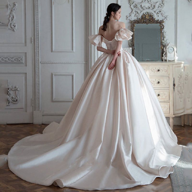 Querida cetim babados mangas vestidos de casamento, Vestidos drapejados, Vestidos elegantes, Vestido formal, Luxo